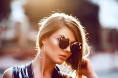 Γιατί η γυναίκα που δαγκώνει τα χείλη της είναι σέξι