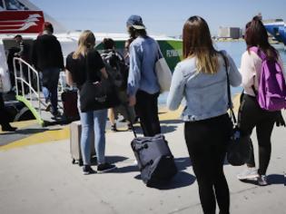 Φωτογραφία για Ξάφριζαν αποσκευές επιβατών στο λιμάνι - Τους έπιασαν απ'αυτοφόρω οι λιμενικοί