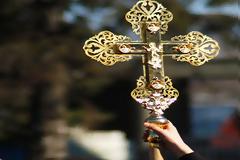 Δείτε πόσο μεγάλη δύναμη έχει ο Σταυρός που φοράμε στο λαιμό