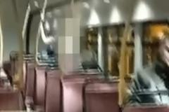 Ανέβηκε γυμνή επάνω του και 