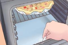 Κάντε το φούρνο σας να λάμψει χωρίς τρίψιμο με 3 υλικά που έχετε στο ντουλάπι σας