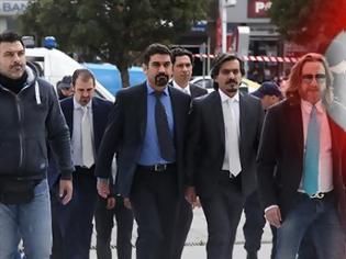 Φωτογραφία για Σε στρατόπεδο οι 8 Τούρκοι αξιωματικοί υπό τον φόβο απαγωγής ή δολοφονίας