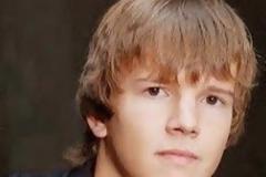 Αυτός ο νεαρός έχει κάτι πολύ περίεργο! Δεν θα πιστεύετε στα μάτια σας [photo]