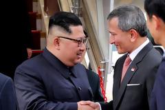 Στη Σιγκαπούρη έφτασε ο Κιμ Γιονγκ Ουν