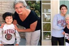 19 χρόνια μετά, βγάζει την ίδια φωτογραφία με τη γιαγιά του. Όταν όμως την κοίταξε καλύτερα, συνειδητοποίησε αυτό