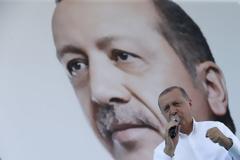 Με θρησκευτικό πόλεμο απειλεί την Αυστρία ο Ερντογάν