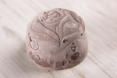 Αλήθεια, γιατί ασπρίζει η σοκολάτα;