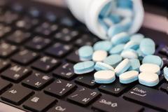 Διακινούσε παράνομα φάρμακα μέσω διαδικτύου