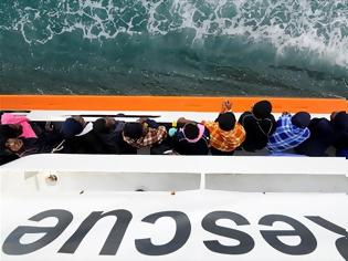 Φωτογραφία για Ιταλία: «Μπλόκο» στο πλοίο Aquarius που μεταφέρει 630 μετανάστες
