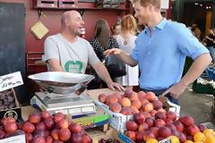 Κάνουν οι βασιλείς μόνοι τους τα ψώνια του σούπερ μάρκετ;