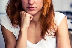 «Είμαι η σύντροφος του άντρα μου, όχι η μαμά του…»