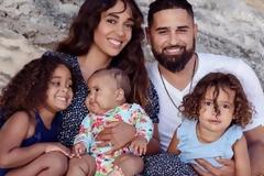 Όταν η κόρη του έβαλε τα κλάματα στη σκηνή, αυτός ο μπαμπάς έκανε κάτι πολύ συγκινητικό