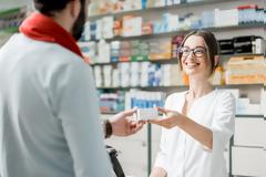 Φαρμακοποιοί: Ο γιατρός και ο ασφαλισμένος αποφασίζουν ποιο φάρμακο θα χορηγηθεί