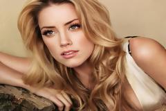 Όχι, δεν ντρέπομαι καθόλου: Στα 27 μου παντρεύτηκα έναν 55άρη για να φάω τα λεφτά του