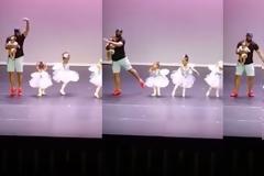 Όταν η κόρη του έπαθε κρίση πανικού στη σκηνή, αυτός ο πατέρας ήξερε τι να κάνει - Και πραγματικά μας συγκίνησε... [video]