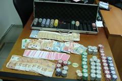 Σέρρες: Χειροπέδες σε 13 άτομα για πόκερ