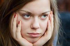 Τα 3 στάδια της εφηβείας που όλα τα παιδιά περνάνε