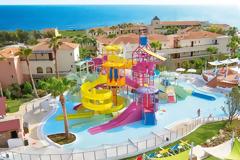 Tα 4 καλύτερα ξενοδοχεία στην Ελλάδα με νεροτσουλήθρες