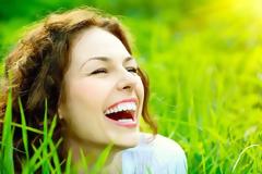 Όσοι χαμογελούν δυνατά πέρασαν δύσκολα