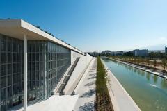 Ένας μικρός… θεούλης! Πέταξε τα ρούχα και βούτηξε σε κανάλι του «Σταύρος Νιάρχος»