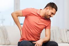 Πόνος στη μέση: Τι πρέπει να κάνουμε για να τον αντιμετωπίσουμε;