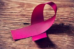 Ελπίδες δημιουργεί η περίπτωση μίας γυναίκας που θεραπεύτηκε πλήρως από καρκίνο του μαστού σε προχωρημένο στάδιο!