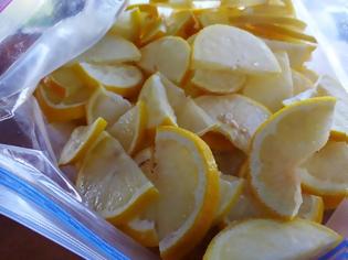 Φωτογραφία για Δείτε γιατί είναι καλό να βάζετε τα λεμόνια στην κατάψυξη