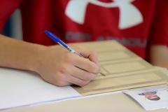 Μαθήτρια πιάστηκε με κοριό στις πανελλαδικές