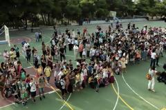 Εξοργιστικό περιστατικό σε δημοτικό σχολείο στην Αθήνα - Χτύπησαν γονείς μπροστά στα παιδιά επειδή τους βοηθούσαν Πακιστανοί