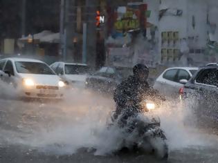 Φωτογραφία για Ισχυρή βροχόπτωση με χαλάζι πλήττει την Θεσσαλονίκη