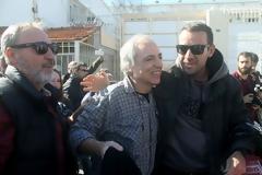 Με απόφαση Εισαγγελέα: Ο Δημήτρης Κουφοντίνας παίρνει άδεια και σταματάει την απεργία πείνας