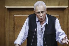 Ζουράρις: Όταν ο Τσίπρας είπε «Βόρεια Μακεδονία», ένιωσα τάση προς εμετό!