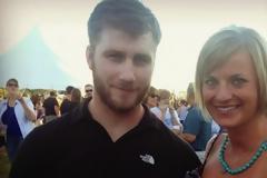 Μοιάζουν σαν ένα συνηθισμένο ζευγάρι, όταν η κάμερα όμως εστιάζει προς τα κάτω… [video]