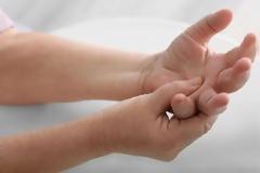 Ανισορροπία ηλεκτρολυτών: Τα σημάδια & τι μπορείτε να κάνετε