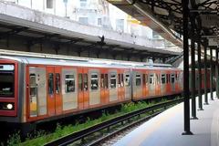 Κλειστός ο σταθμός του ΗΣΑΠ στο Μοναστηράκι - Γυναίκα έπεσε στις γραμμές