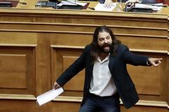 Εκτός Κοινοβουλευτικής Ομάδας της Χρυσής Αυγής ο Μπαρμπαρούσης [Δελτίο Τύπου Χ.Α]