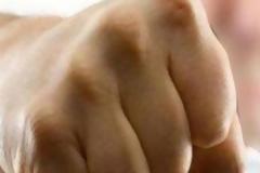 Άγριο περιστατικό ξυλοδαρμού στο κέντρο της Ελευσίνας