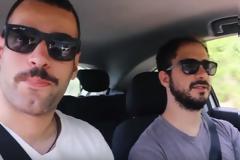 Ο Konilo και ο Vagelarios επισκέπτονται το λευκότερο νησί της Ελλάδας όμως κάτι τους χαλάει το κέφι - Απολαύστε τους... [video]