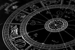 Αντροπαρέες ζωδίων! Τι συζητούν οι άντρες μεταξύ τους;