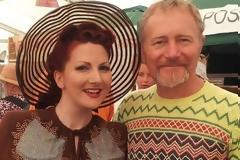 Ένα ζευγάρι Βρετανών που ξεχωρίζει - Διαβάστε και δείτε για ποιο λόγο [photos]