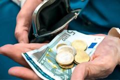 40 λεπτά την ημέρα το ΕΚΑΣ για το 2019! Καταργείται το 2020