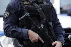 Φθιώτιδα: Με τα όπλα στα χέρια τους ακινητοποίησαν στα διόδια