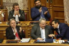 Απορρίφθηκε η πρόταση μομφής κατά της κυβέρνησης για το Σκοπιανό - Έχασαν έναν βουλευτή οι ΣΥΡΙΖΑ/ΑΝΕΛ
