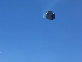 Φωτογραφία για Ανεμοθύελλα σηκώνει στον αέρα χημικές τουαλέτες σε πάρκο [video]