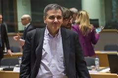 Μεγαλύτερη δόση, αλλά μικρότερη ελάφρυνση, η λύση που ετοιμάζει το Eurogroup