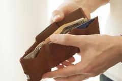 Κοινωνικό Εισόδημα Αλληλεγγύης: Πότε θα δοθούν τα χρήματα στους δικαιούχους