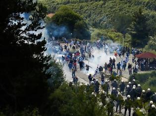 Φωτογραφία για Πώς αλλάζουν οι καιροί: Η ΝΔ καταγγέλλει την αστυνομία «για τη βία εναντίον των διαδηλωτών»