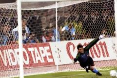 Ο τερματοφύλακας που είχε μια αηδιαστική συνήθεια πριν τη διαδικασία των πέναλτι - Ήταν από τους λίγους που κατάφερε να κλέψει μέρος της δόξας του τεράστιου Μαραντόνα