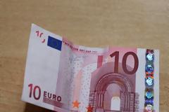 Εξεταστής «λαδώθηκε» με… 10 ευρώ για να βγάλει δίπλωμα!