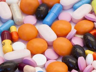 Φωτογραφία για Καθορισμός ελάχιστων ποσοτήτων αποθεμάτων γενοσήμων φαρμάκων ανά θεραπευτική κατηγο­ρία που οφείλουν να διαθέτουν τα φαρμακεία.